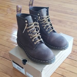 dr. marten's 1460 8 eye boots Aztec crazy horse